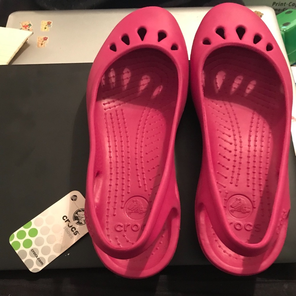 Crocs~ Brand New Crocs Slingback. (Pink) Size 11W